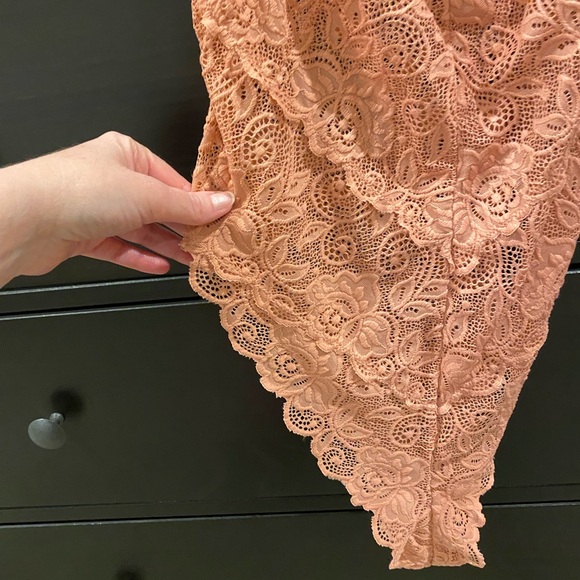 Fashion Nova Lace Bodysuit in Peach - Picture 4 of 4